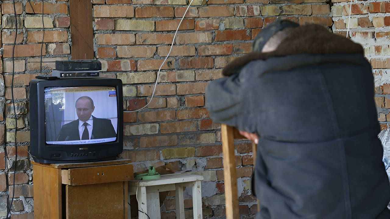 "Ничего более жалкого давно не видел" - В России и Украине оценили обращение Путина к народу