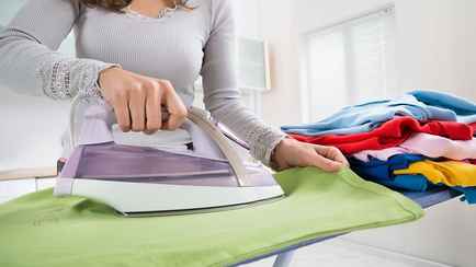 Этот трюк поможет белорусам забыть про утюг. После стирки нужно просто взять побольше прищепок