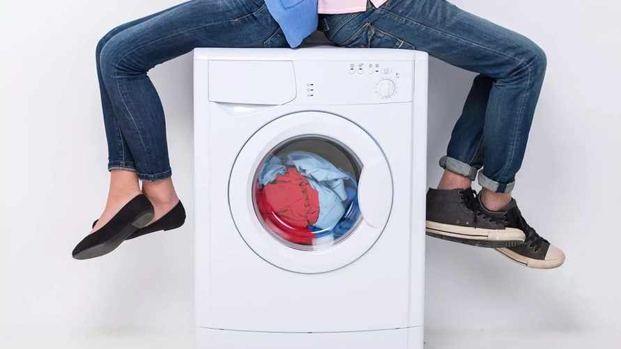 Почему стиральная машина «убегает» при отжиме? 5 причин, которые нельзя игнорировать