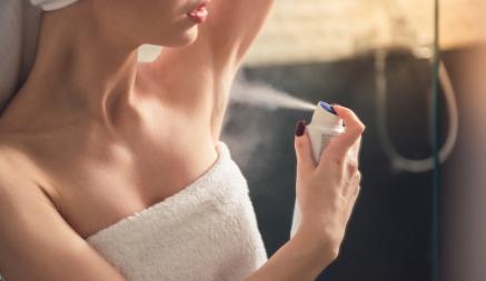 90% людей допускают эти ошибки. Как правильно пользоваться дезодорантом, чтобы не потеть?