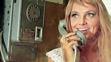 Один из банков в Беларуси встроил в инфокиоски телефонные трубки. Зачем?