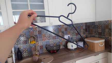 Зачем белорусам сейчас на кухне вешалка для одежды? Повесьте на нее эти продукты и не пожалеете