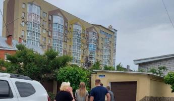 В Воронеже беспилотник влетел в многоэтажку