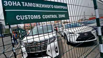В Беларусь разрешили ввозить авто без пошлин. Но не всем