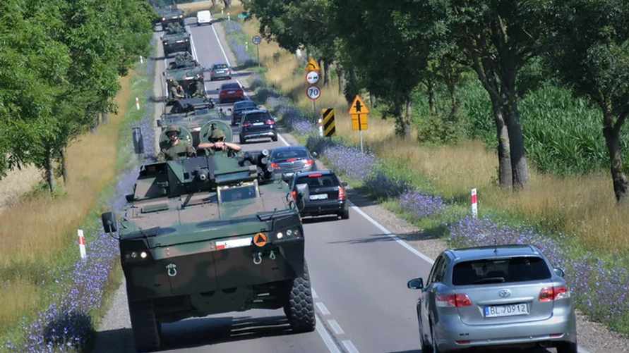 Поляки заметили движение колонн бронетехники у границы с Беларусью. Что происходит?