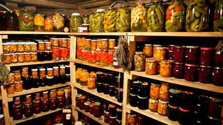 Сколько лет могут храниться домашние закатки? Вот когда есть их уже точно нельзя