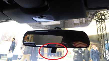 Зачем на зеркале заднего вида в авто нужен рычажок? Может спасти вам жизнь