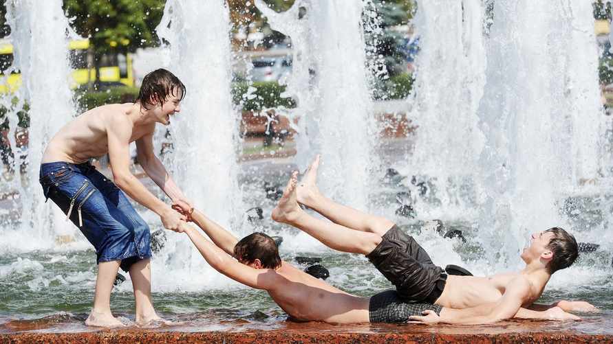 В МВД рассказали, когда белорусам можно купаться в фонтанах. А когда грозит штраф?