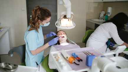 Совмин ввёл госрегулирование цен на все виды стоматологических услуг в Беларуси