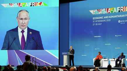 Россия вывела войска из-под Киева, потому что ее «просили» — Путин