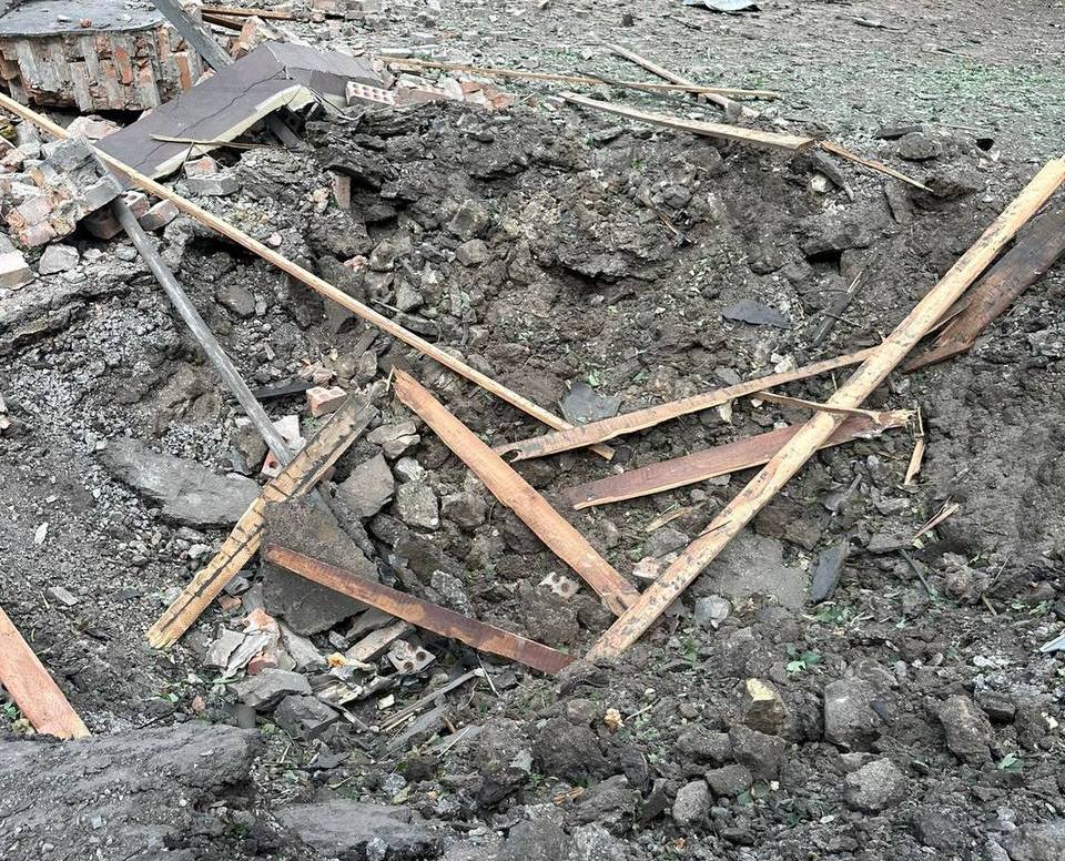 "Либо прилетело, либо что-то непонятное" — В центре российского Таганрога произошел мощный взрыв