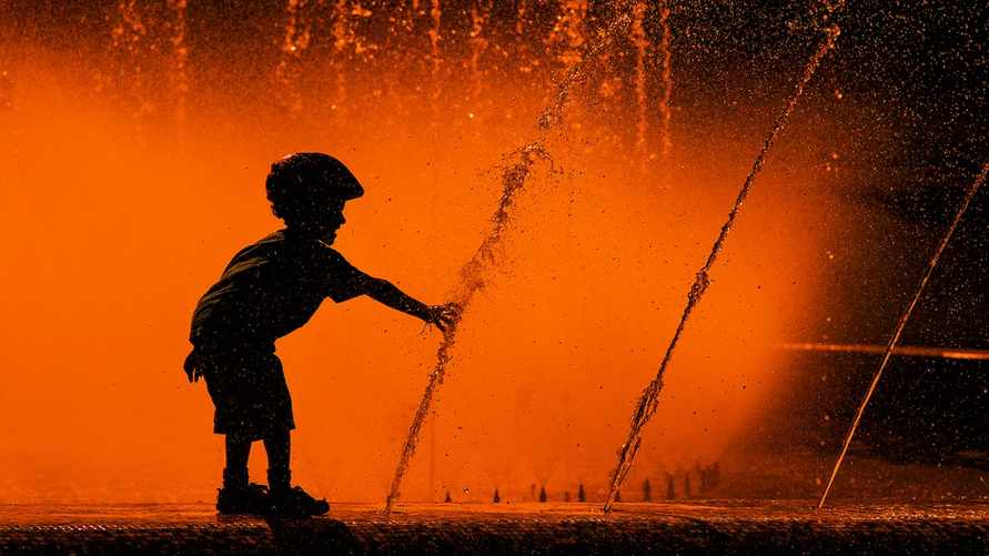 До +49°C — Метеорологи предупредили о новых волнах аномальной жары в Европе. Что ждать белорусам?