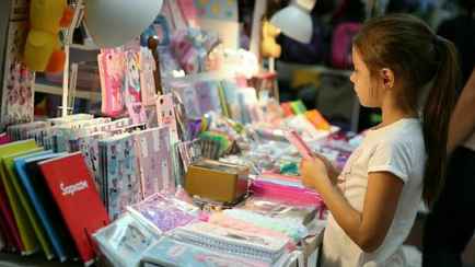 Купить в магазине или заказать в интернете? Посмотрели, как белорусам выгоднее собрать школьника к 1 сентября