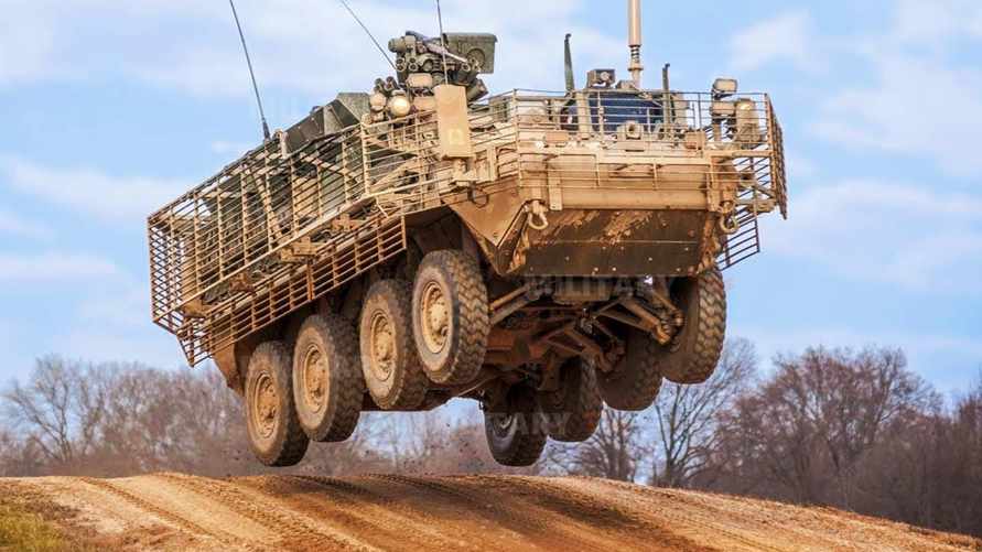 США объявили о передаче Украине кассетных снарядов и десятков боевых машин