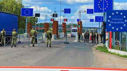 «Сидит на нейтральной полосе» — Литва объяснила, почему перекрыла КПП Мядининкай на границе с Беларусью