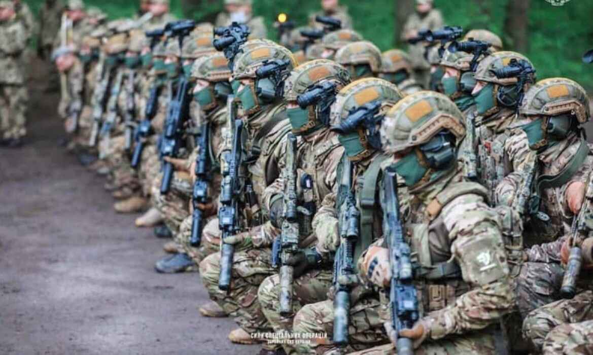 Пустили в ход "коммандос"? В Украине объявили о взятии Бахмута под "огневой контроль"