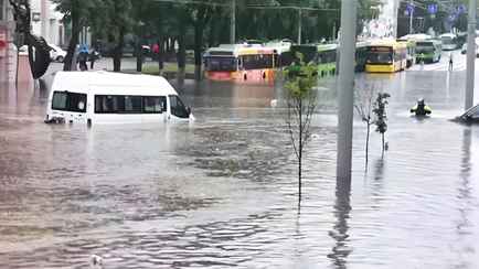 Тропическая жара или осенняя слякоть? Синоптики рассказали, где белорусам в начале августа ждать сюрпризы