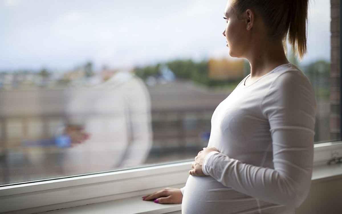 Глава Минздрава РФ назвал «порочной практикой» получение женщинами образования до беременности