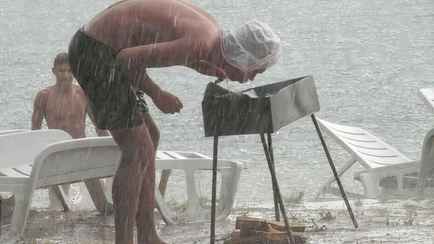 «Выглядит так себе» — Холодный фронт пришел в Беларусь. Когда и где будет хуже всего?