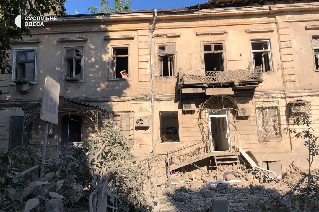 Россия ударила по историческому центру Одессы — есть жертвы