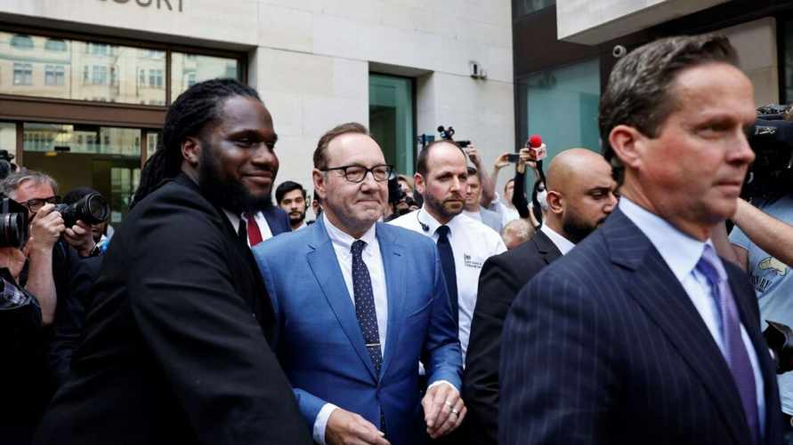 Лондонский суд оправдал Спейси в деле о домогательствах к мужчинам