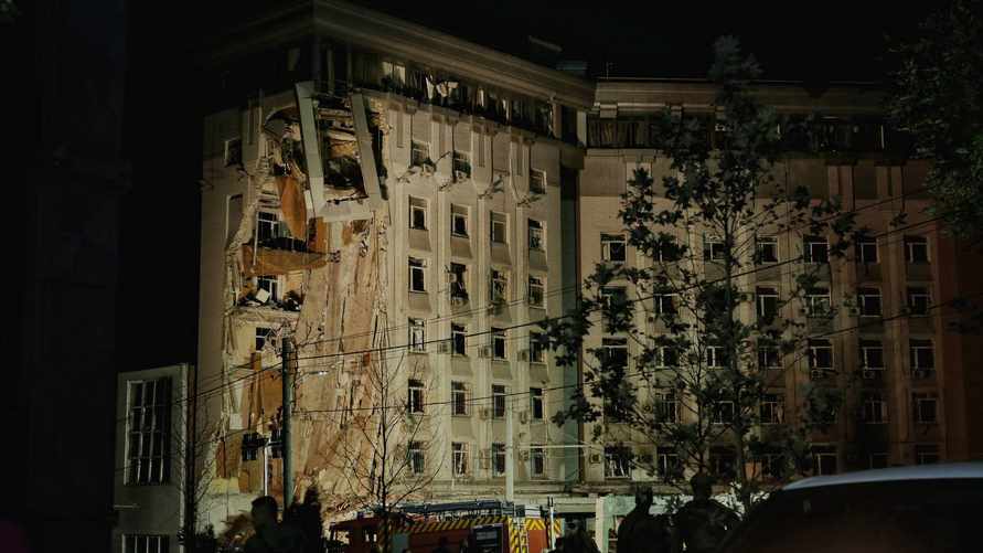 Российская ракета попала по жилой многоэтажке в Днепре