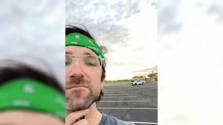 Зачем белорусам прикладывать ключ от машины к голове? Дело не в заботе о здоровье