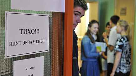 В дополнение к ЦЭ. Иванец объяснил, для кого планируют вернуть вступительный устный экзамен в вузах Беларуси