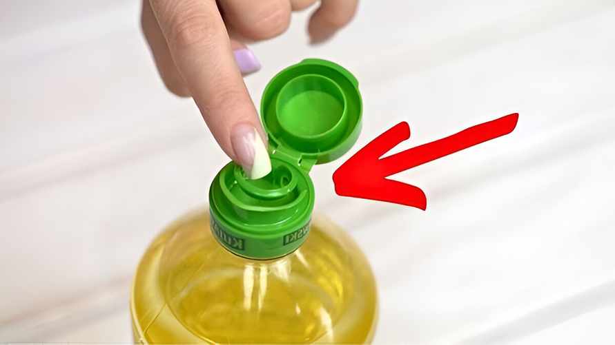 Эта скрытую функцию бутылок с маслом знают немногие. Нужно сделать два движения