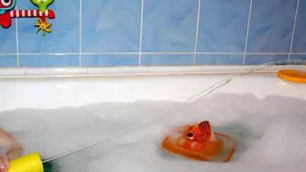 В Солигорске ребенок во время купания потянулся за игрушками и погиб. Что случилось?