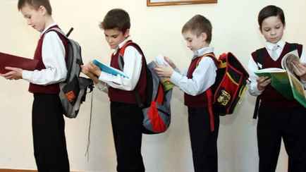 Минобразования Беларуси озвучило стоимость пользования школьными учебниками. Кому платить не придётся?