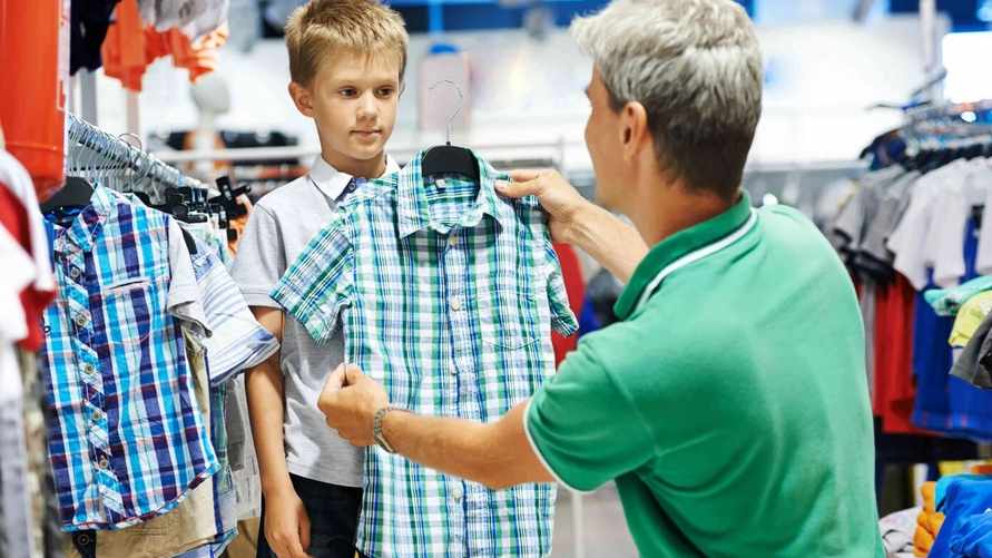 3300 вещей. В Беларуси запретили продавать некоторую детскую одежду и канцелярию. В чем причина?