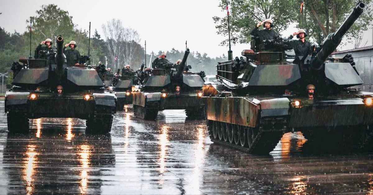 Становится «супердержавой» - Польша провела военный парад для белорусов и россиян – CNN