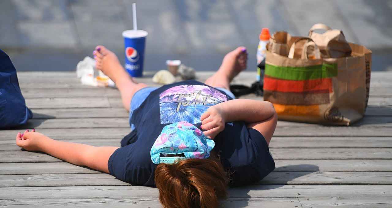 До +37°C. Где белорусов на выходных "поджарят" тропические массы, а где накроют грозы и ветер? Как спастись?