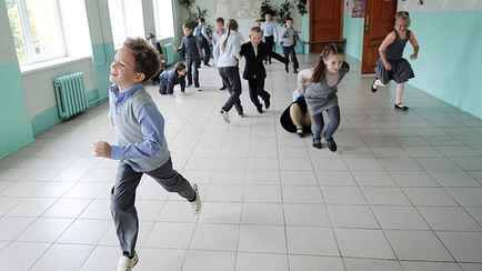 В Минобразования Беларуси рассказали, как накажут, если ребенок будет ходить в школу без формы