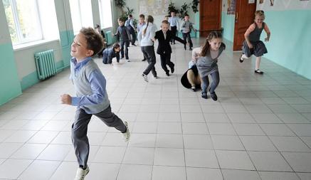 В Минобразования Беларуси рассказали, как накажут, если ребенок будет ходить в школу без формы