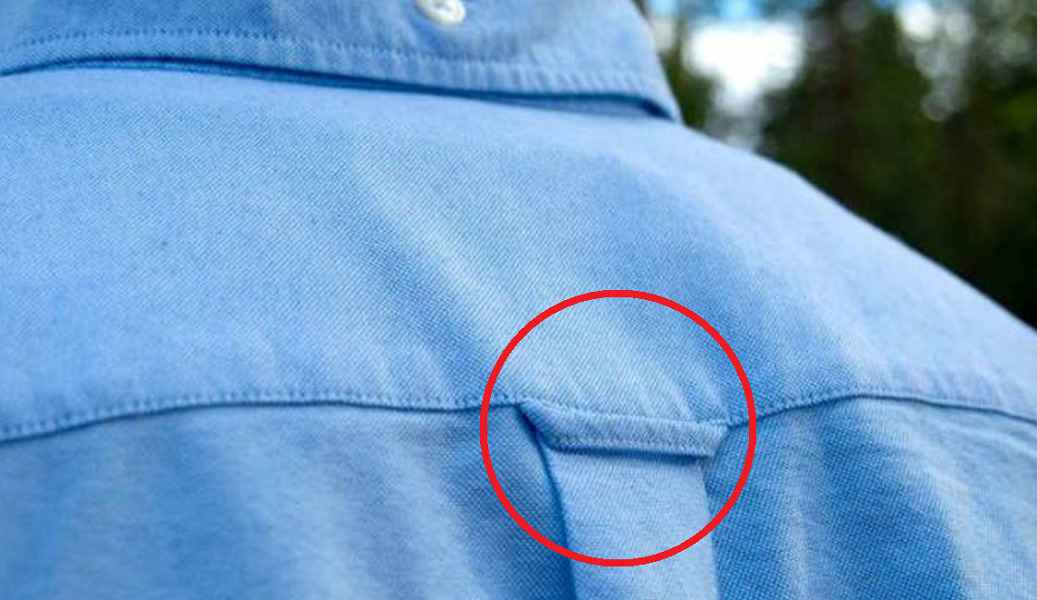 Почему у многих рубашек сзади есть петля? Вот как связана с любовными делами (и не только)