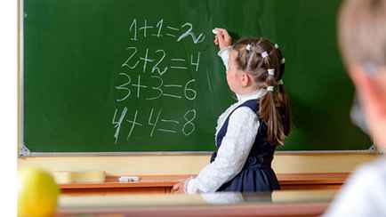 Депутат предложил вернуть в белорусские школы пятибалльную систему