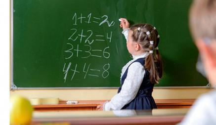 Депутат предложил вернуть в белорусские школы пятибалльную систему