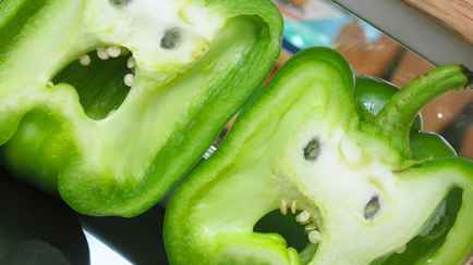 Как правильно хранить перцы? Так они останутся свежими несколько недель