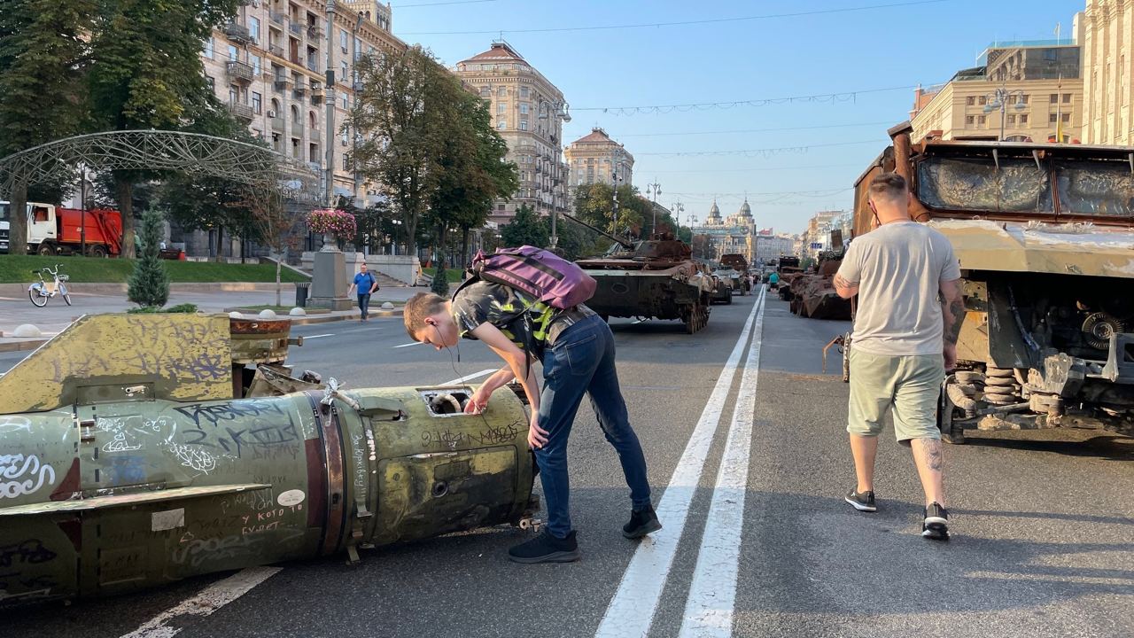 В Киеве появились российские танки. Правда, не так, как планировала РФ