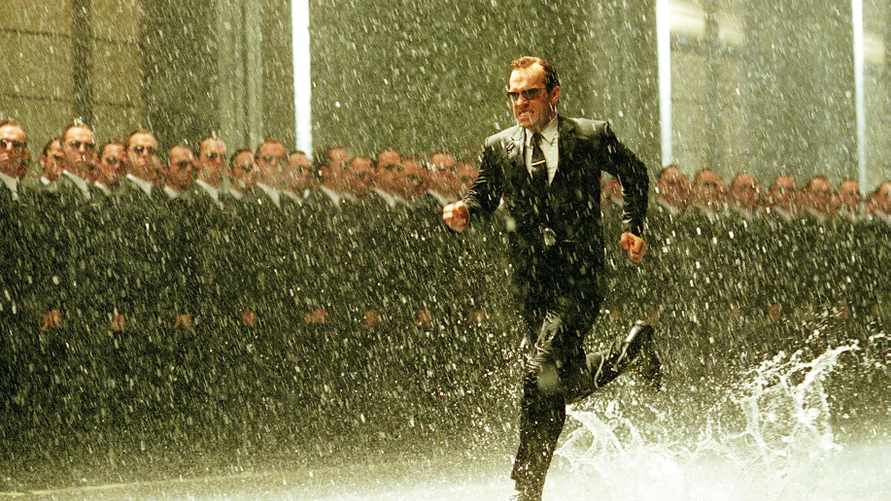 Лучше идти или бежать под дождем? Ученые объяснили, как вы промокните меньше