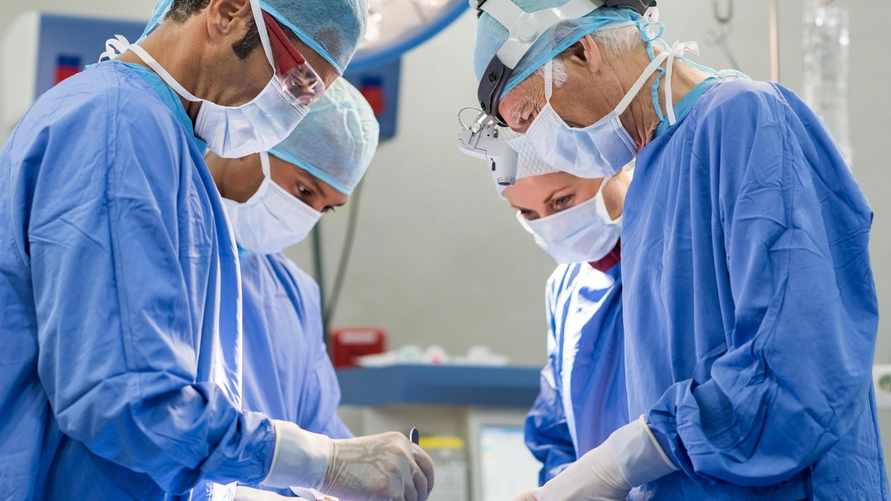 Во Франции хирурги напечатали новый нос на 3d-принтере и пришили его к руке пациентки. Зачем?