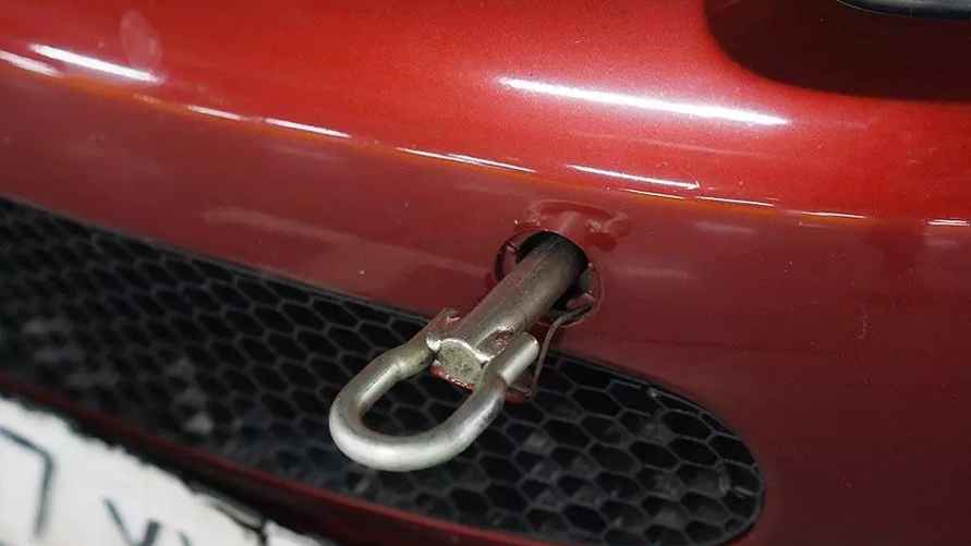 Буксировочная проушина