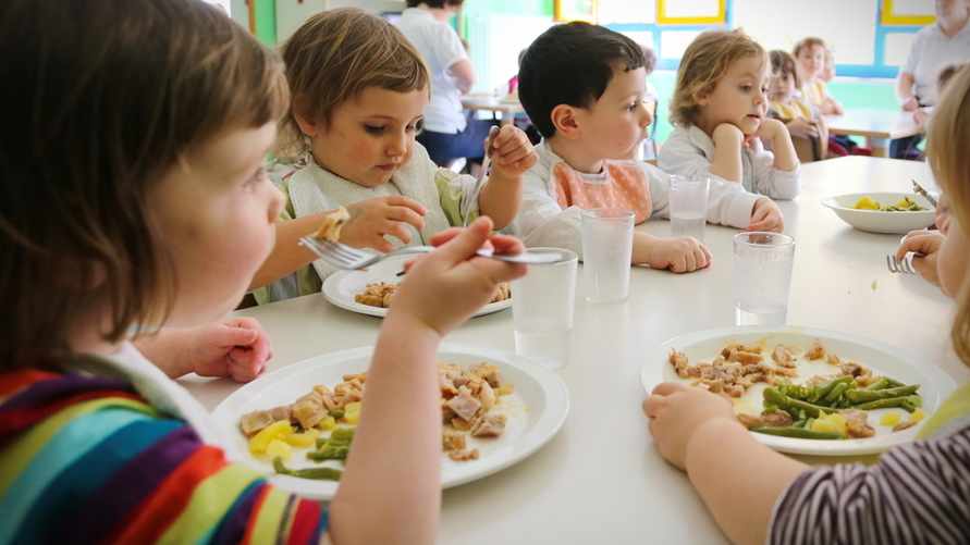 Совмин Беларуси повысил цены на питание в детсадах. На сколько?