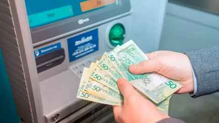 Минтруда расширил случаи, когда наниматели могут удержать с белорусов часть зарплаты