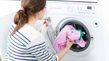 Нужно ли выворачивать одежду перед стиркой? Нашли 5 плюсов и 1 минус