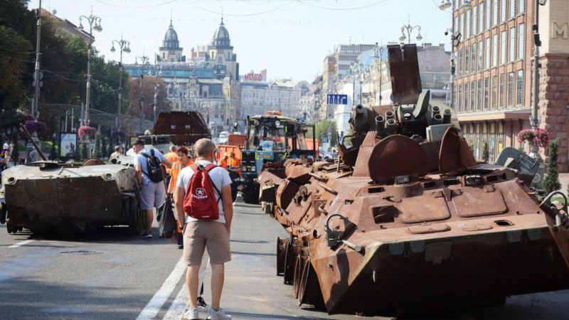 В Киеве появились российские танки. Правда, не так, как планировала РФ