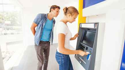 В БПЦ предупредили белорусов о сбоях с банковскими картами 2 и 4 сентября. Кого коснётся?