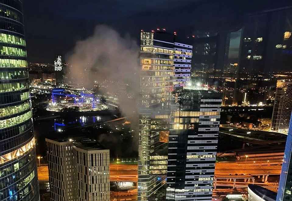 Беспилотник снова взорвался в Москва-Сити. В Минобороны РФ рассказали почему